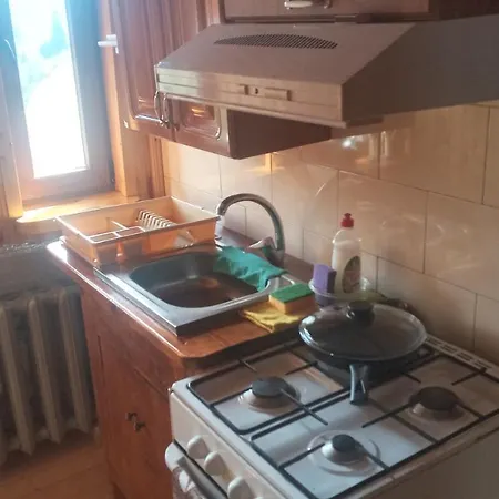 біля лісу アパート